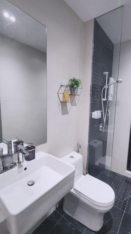 Skypool With Seaview 8Pax Beacon Executive Suites - Georgetown City Centre - 3Km To Komtar Bagian luar foto